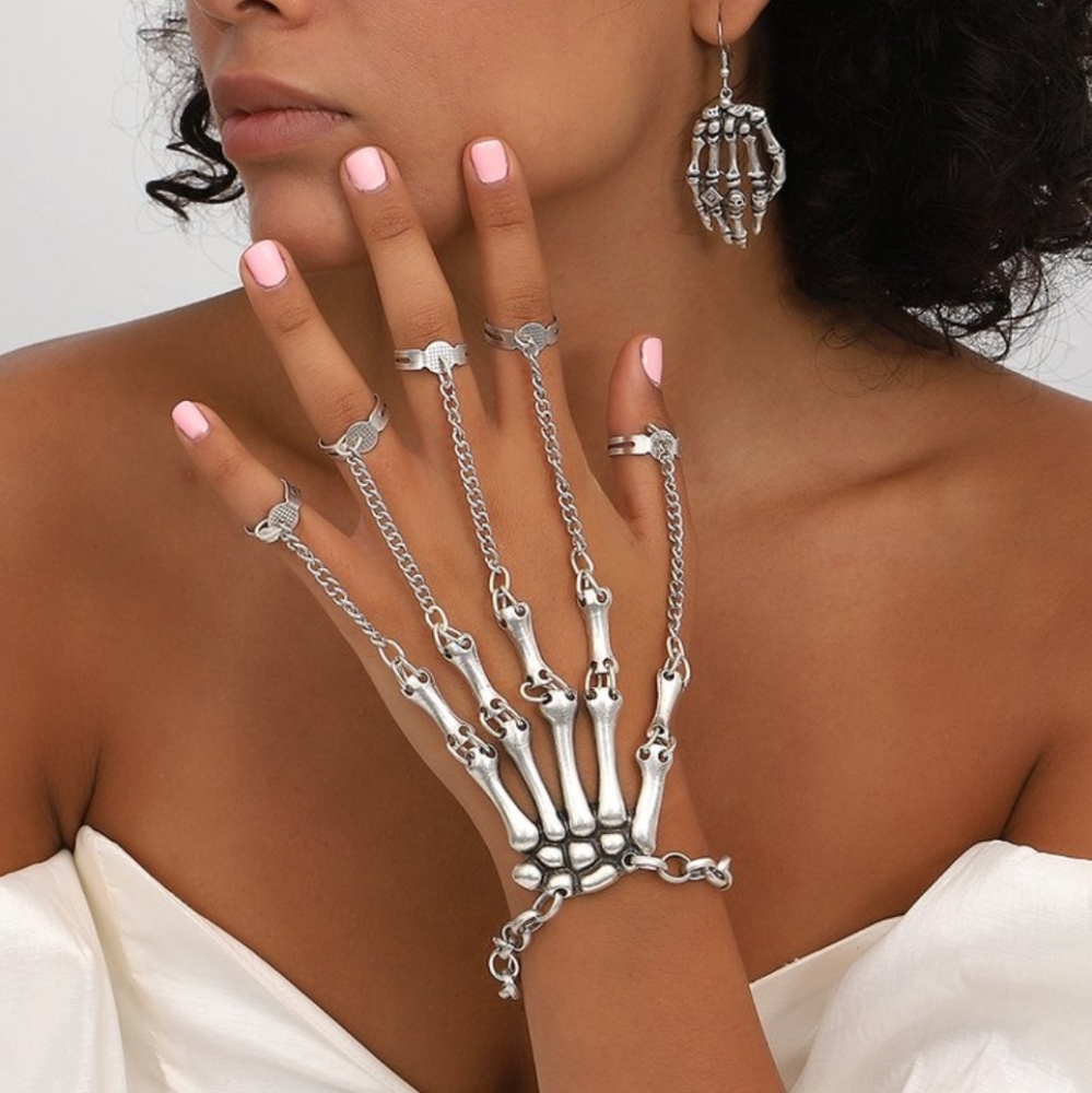 YUSHÍ  Fine Silver Plated Skeleton Hand Wrist To Ring Bracelet & Ring Set